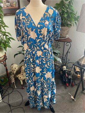 Knox Rose Blue Floral Midi Dress with Cream Motif
